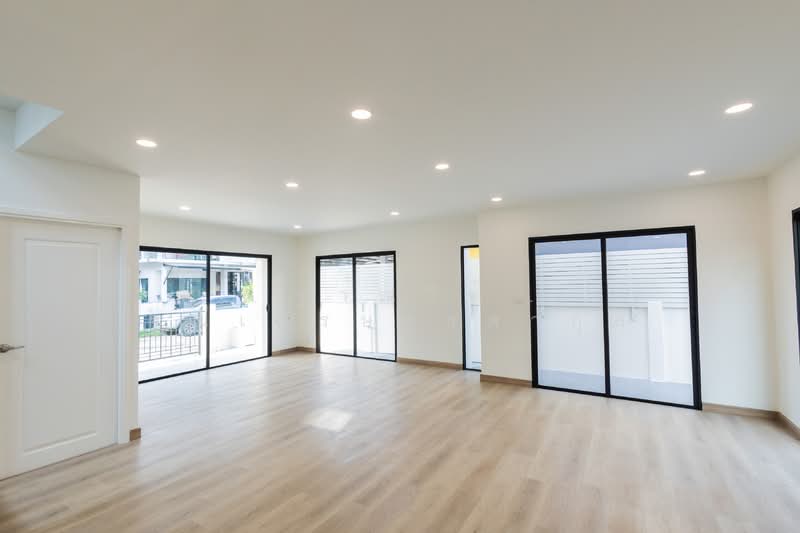 Pruksa Town Nexts Onnut - Rama 9, Bangkok, Chaloem Phrakiat Rama 9 Road, Prawet, Prawet, Bangkok, 3 Bedrooms, 164 sqm, Townhouse For Sale, by Tharnavee Tharnasetthadakul, 500190184 - DDproperty.com