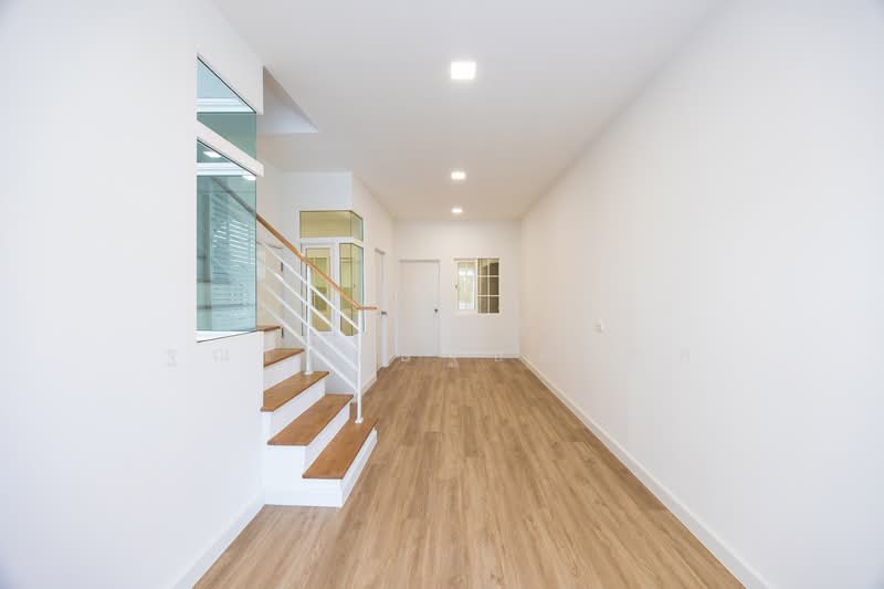 Golden Town Bangna-Suanluang, Bangkok, Kanchanapisek Road, Dok Mai, Prawet, Bangkok, 3 Bedrooms, 96 sqm, Townhouse For Sale, by Tharnavee Tharnasetthadakul, 500190194 - DDproperty.com