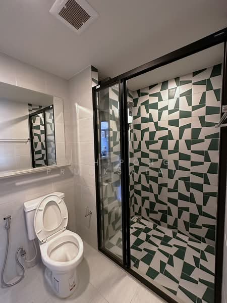 The Base Sukhumvit 50, Bangkok, Soi Roem Charoen 1, Sukhumvit 50 Road, Phra Kanong, Khlong Toei, Bangkok, 1 Bedroom, 32 sqm, Condo For Rent, by Suthipong Prucksalai, 500190196 - DDproperty.com