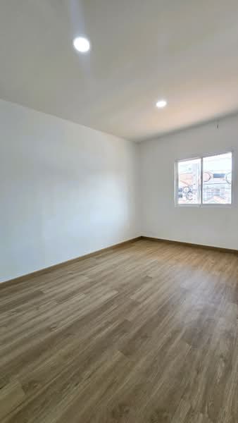 รีโนเวทใหม่ทั้งหลัง! ในราคาคุ้มค่า!! ขายทาวน์เฮ้าส์ 2 ชั้น 19 ตร.ว. หมู่บ้าน พฤกษา 41 กันตนา, Nonthaburi, Ban Mai, Bang Yai, Nonthaburi, 4 Bedrooms, 120 sqm, Townhouse For Sale, by คุณจี, 500190234 - DDproperty.com