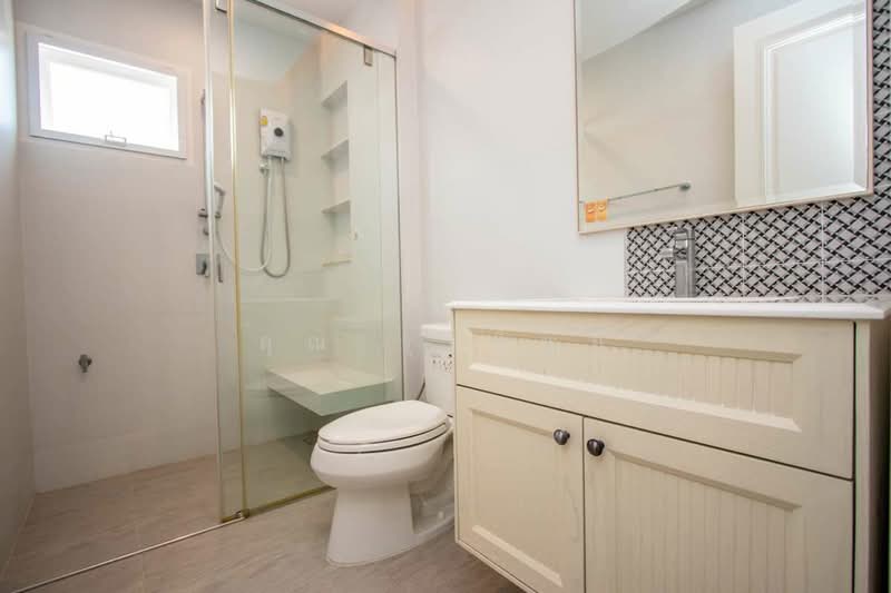 Luxurious 6 Bedroom Property in Serene Lake Mae Hia, Chiang Mai, Mae Hia, Muang Chiang Mai, Chiang Mai, 6 Bedrooms, 242 sqm, Single Detached House For Sale, by คุณ รุ่งทิพย์, 500190241 - DDproperty.com