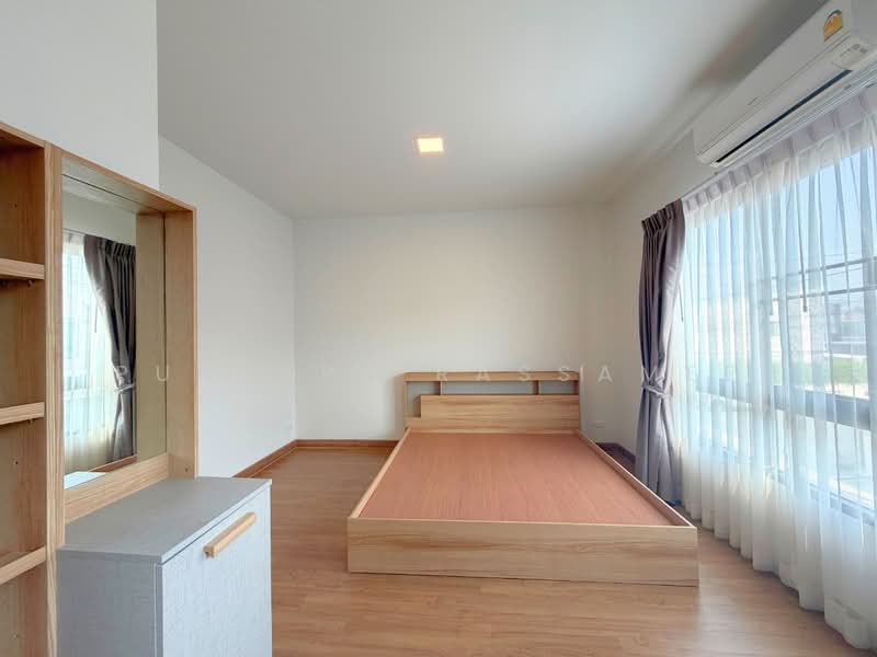 The Thamm Iconic Onnut-Motorway, Bangkok, 987 Soi Lat Krabang 3, Lat Krabang, Lat Krabang, Bangkok, 2 Bedrooms, 107 sqm, Townhouse For Sale, by Punpapa Rassamee, 500190271 - DDproperty.com