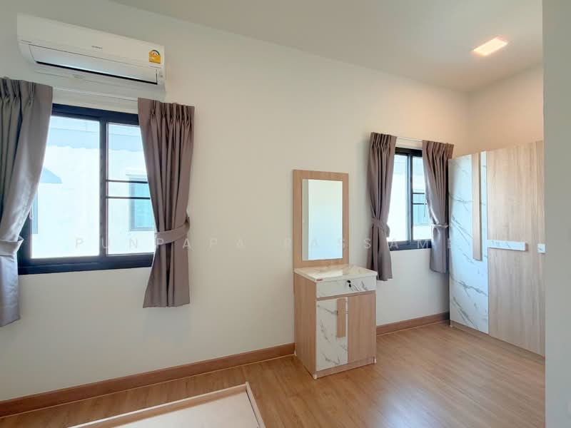 The Thamm Iconic Onnut-Motorway, Bangkok, 987 Soi Lat Krabang 3, Lat Krabang, Lat Krabang, Bangkok, 2 Bedrooms, 107 sqm, Townhouse For Sale, by Punpapa Rassamee, 500190271 - DDproperty.com