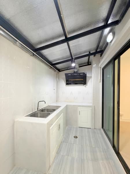 The Thamm Iconic Onnut-Motorway, Bangkok, 987 Soi Lat Krabang 3, Lat Krabang, Lat Krabang, Bangkok, 2 Bedrooms, 107 sqm, Townhouse For Sale, by Punpapa Rassamee, 500190271 - DDproperty.com