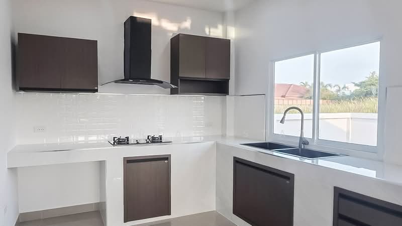 3 Bedroom House for Sale in Huay Yai Pattaya, Chon Buri (Pattaya), Bang Lamung, Bang Lamung (Pattaya), Chon Buri (Pattaya), 3 Bedrooms, 145 sqm, Single Detached House For Sale, by PLC real estate, 500190308 - DDproperty.com