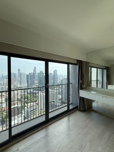 Noble Remix, Bangkok, 772 Soi Sukhumvit 36, Sukhumvit Road, Khong Tan, Khlong Toei, Bangkok, 3 Bedrooms, 183 sqm, Condo For Sale, by Suchanya Piboonwiput, 500190314 - DDproperty.com