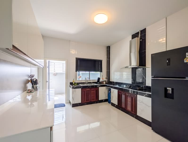 For Sale Pool Villa 3 Bedroom House in Chaiyapruek East Pattaya, Chon Buri (Pattaya), Bang Lamung, Bang Lamung (Pattaya), Chon Buri (Pattaya), 3 Bedrooms, 304 sqm, Villa For Sale, by PLC real estate, 500190350 - DDproperty.com