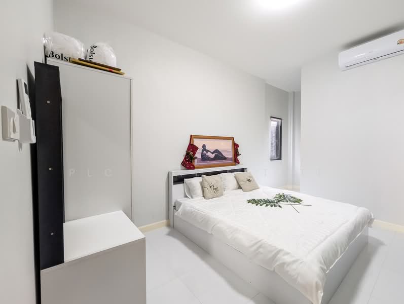 ขายบ้านวิลล่าพร้อมสระว่ายน้ำ 3 ห้องนอน ในย่านชัยพฤกษ์ พัทยาตะวันออก, ชลบุรี, บางละมุง, บางละมุง, ชลบุรี, 304 ตร.ม., วิลล่า ขาย, โดย PLC real estate, 500190350 - DDproperty.com