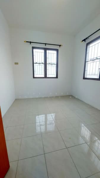 หมู่บ้านแฟมิลี่ทาวน์1 ชลบุรี (Family Town1), Chon Buri (Pattaya), Na Pa, Muang Chon Buri, Chon Buri (Pattaya), 4 Bedrooms, 120 sqm, Townhouse For Sale, by The Best Property อ้อ, 500190352 - DDproperty.com