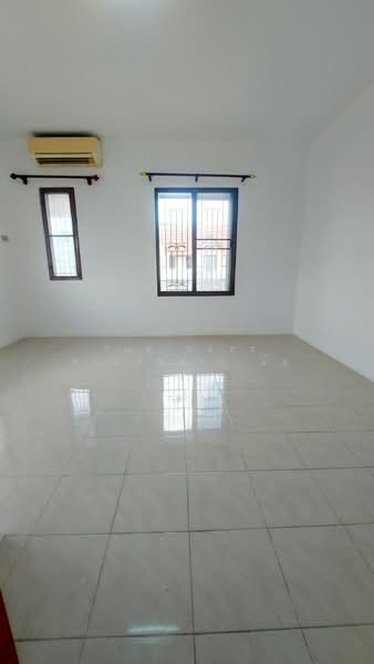 หมู่บ้านแฟมิลี่ทาวน์1 ชลบุรี (Family Town1), Chon Buri (Pattaya), Na Pa, Muang Chon Buri, Chon Buri (Pattaya), 4 Bedrooms, 120 sqm, Townhouse For Sale, by The Best Property อ้อ, 500190352 - DDproperty.com