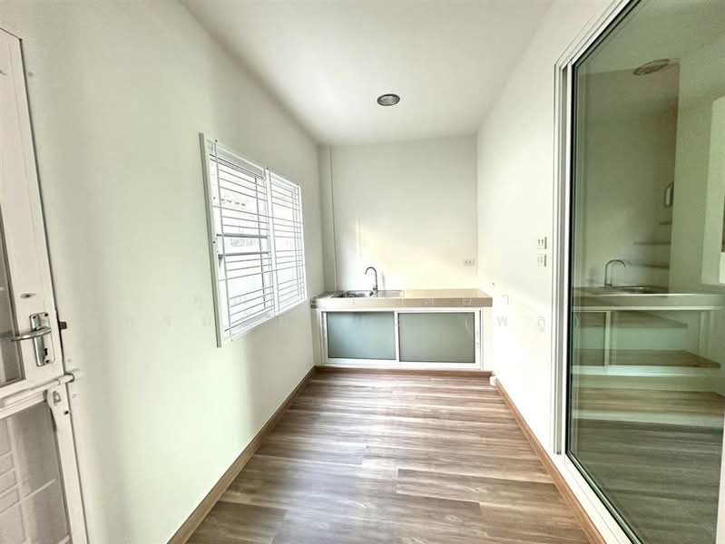 ทาวน์เฮ้าส์ 2 ชั้น 23.2 ตร.ว. ทาวน์เฮ้าส์ ซอยรามอินทรา62 แยก1 ใกล้รพ.สินแพทย์รามอินทรา, Bangkok, ถนนรามอินทรา, Ram Inthra, Khan Na Yao, Bangkok, 2 Bedrooms, 96 sqm, Townhouse For Sale, by คุณ อาทิตยา พรมชัยชนะ (พลู), 500190370 - DDproperty.com