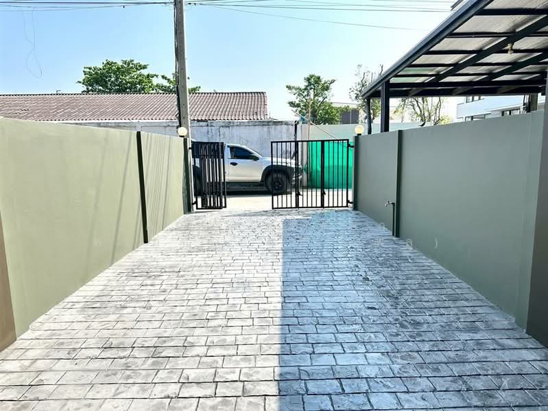 ทาวน์เฮ้าส์ 2 ชั้น 23.2 ตร.ว. ทาวน์เฮ้าส์ ซอยรามอินทรา62 แยก1 ใกล้รพ.สินแพทย์รามอินทรา, กรุงเทพ, ถนนรามอินทรา, รามอินทรา, คันนายาว, กรุงเทพ, 96 ตร.ม., ทาวน์เฮ้าส์ ขาย, โดย คุณ อาทิตยา พรมชัยชนะ (พลู), 500190370 - DDproperty.com