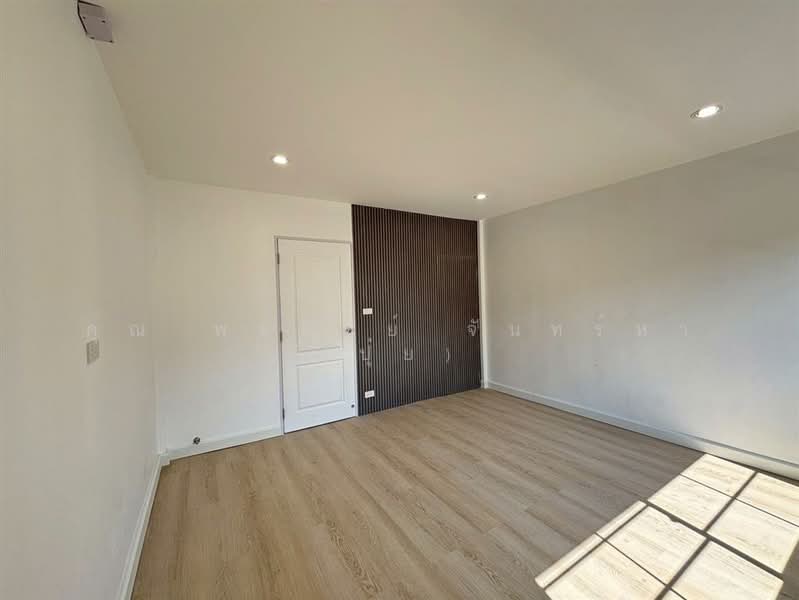 หมู่บ้านบุษราคัมริมน้ำ บรมราชชนนี9, Bangkok, ถนนบรมราชชชนนี, Arun Amarin, Bangkok Noi, Bangkok, 2 Bedrooms, 90 sqm, Townhouse For Sale, by คุณ พรทิพย์ จันทร์หา (ปุ๋ย), 500190470 - DDproperty.com