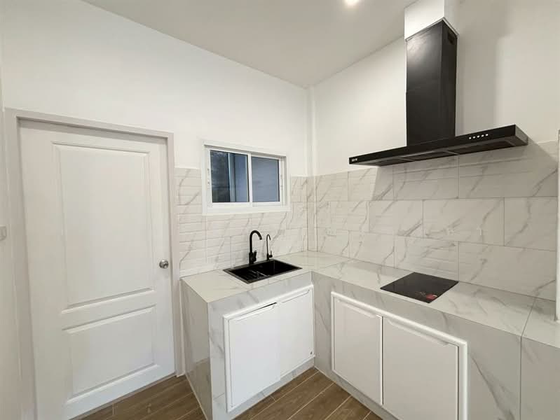 หมู่บ้านบุษราคัมริมน้ำ บรมราชชนนี9, Bangkok, ถนนบรมราชชชนนี, Arun Amarin, Bangkok Noi, Bangkok, 2 Bedrooms, 90 sqm, Townhouse For Sale, by คุณ พรทิพย์ จันทร์หา (ปุ๋ย), 500190470 - DDproperty.com