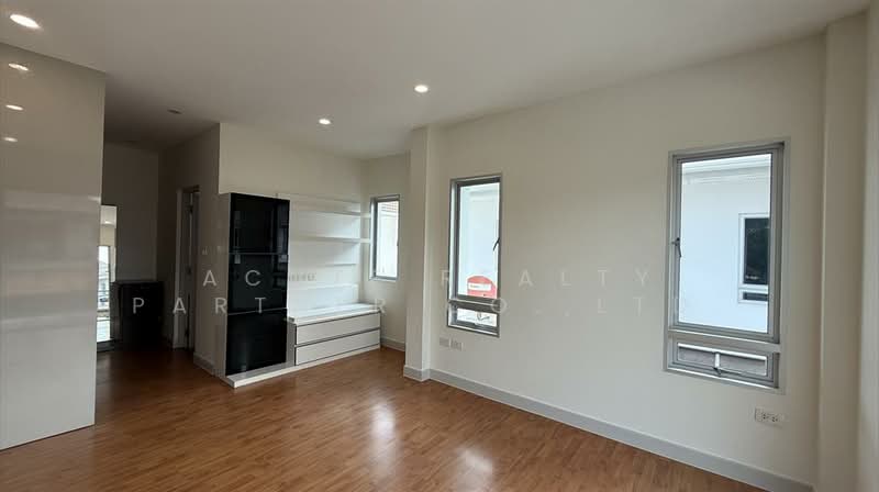 Life Bangkok Boulevard Wongwaen-Onnut 2 : ไลฟ์ บางกอก บูเลอวาร์ด วงแหวน-อ่อนนุช 2, กรุงเทพ, 202-112 ถนน สุขุมวิท 77, ประเวศ, ประเวศ, กรุงเทพ, 202 ตร.ม., บ้านเดี่ยว ขาย, โดย Acute Realty Partner Co.,Ltd., 500190485 - DDproperty.com