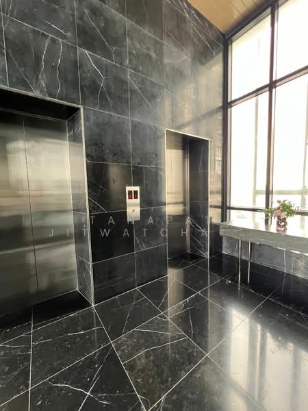 Park Origin Phrom Phong (Park 24), Bangkok, 68 Soi Sukhumvit 24, Khong Tan, Khlong Toei, Bangkok, 1 Bedroom, 29 sqm, Condo For Rent, by Tanapat Jitwatcharakomol, 500190495 - DDproperty.com