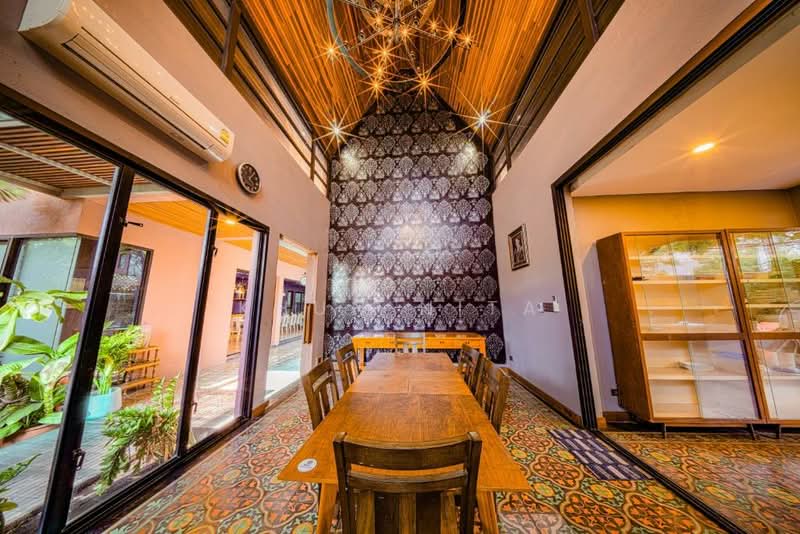 Sukhumvit Soi: 39, Bangkok, Khlong Tan Nua, Watthana, Bangkok, 5 Bedrooms, 600 sqm, Villa For Rent, by Khun Nita, 500190517 - DDproperty.com