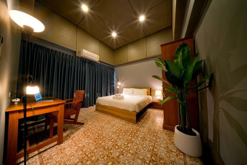 Sukhumvit Soi: 39, Bangkok, Khlong Tan Nua, Watthana, Bangkok, 5 Bedrooms, 600 sqm, Villa For Rent, by Khun Nita, 500190517 - DDproperty.com