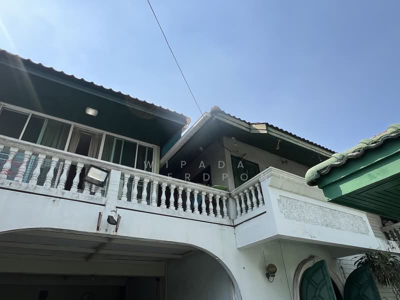 Prime Land with existing structures in Pridi 42 Sukhumvit 71, Bangkok, Khlong Tan Nua, Watthana, Bangkok, , 400 sqm, Land For Sale, by Wipada Leelerdpong, 500190537 - DDproperty.com