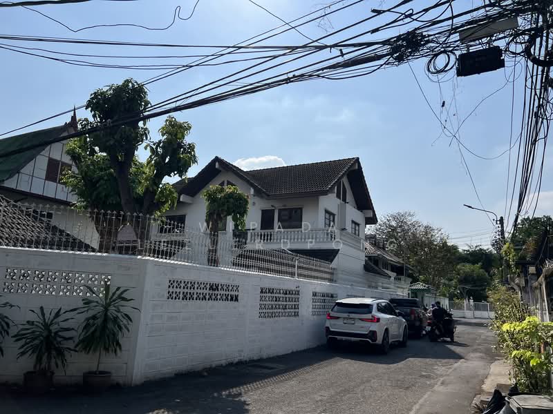 Prime Land with existing structures in Pridi 42 Sukhumvit 71, Bangkok, Khlong Tan Nua, Watthana, Bangkok, , 400 sqm, Land For Sale, by Wipada Leelerdpong, 500190537 - DDproperty.com