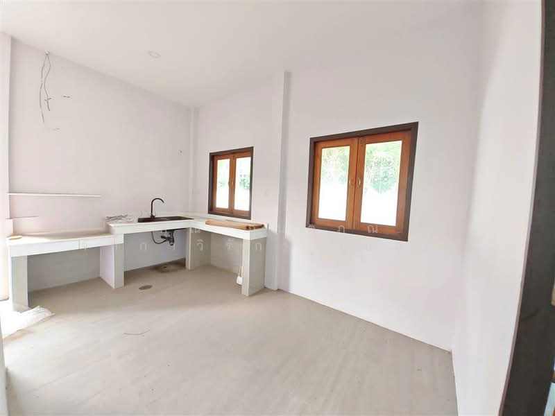 บ้านเดี่ยว 2 ชั้น 1 ไร่ 24 ตร.ว. บ้านเดี่ยว ใกล้การไฟฟ้าส่วนภูมิภาคจังหวัดสมุทรสาคร, Samut Sakhon, ถนนสมุทรสาคร3011, Rak Sam, Ban Phaeo, Samut Sakhon, 5 Bedrooms, 700 sqm, Single Detached House For Sale, by คุณ กันตภณ จักกาวิรักษ์ (บอย), 500190607 - DDproperty.com