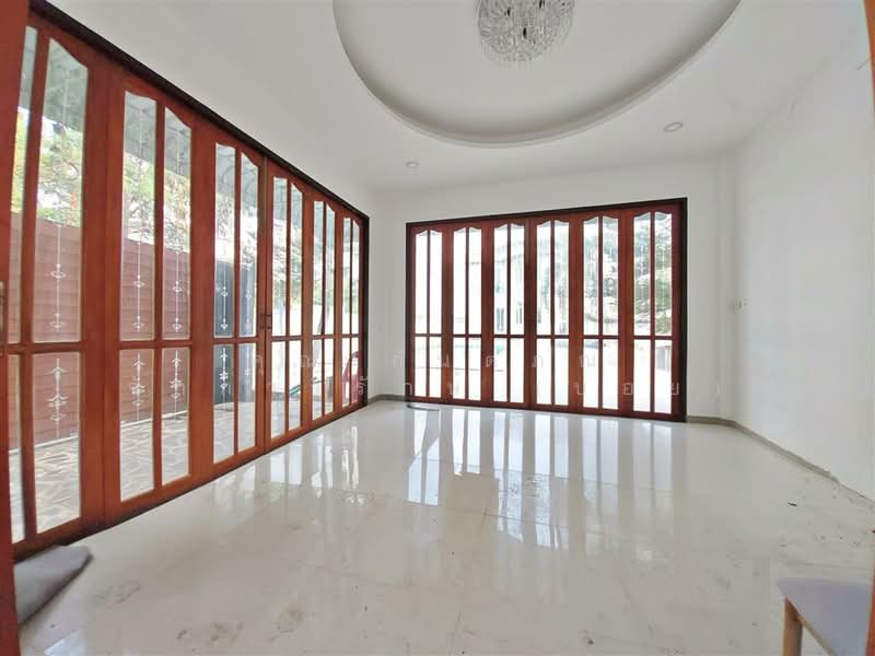 บ้านเดี่ยว 2 ชั้น 1 ไร่ 24 ตร.ว. บ้านเดี่ยว ใกล้การไฟฟ้าส่วนภูมิภาคจังหวัดสมุทรสาคร, Samut Sakhon, ถนนสมุทรสาคร3011, Rak Sam, Ban Phaeo, Samut Sakhon, 5 Bedrooms, 700 sqm, Single Detached House For Sale, by คุณ กันตภณ จักกาวิรักษ์ (บอย), 500190607 - DDproperty.com