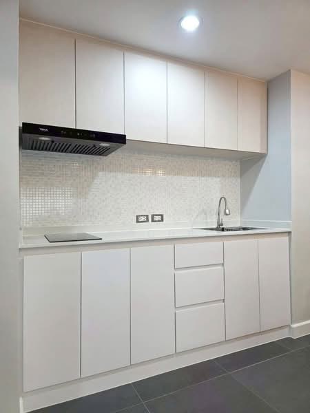 Sathorn Park Place, Bangkok, 27 Sathorn, Thung Maha Mek, Sathon, Bangkok, 1 Bedroom, 97 sqm, Condo For Rent, by The Luxe Group, 500190660 - DDproperty.com