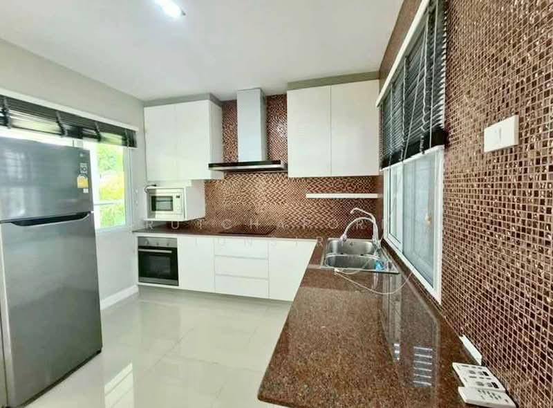 บ้านสวยในโครงการ ให้เช่า – ใกล้มีโชคพลาซ่า เพียง 5 นาที ค่าเช่า 30,000 บาท / เดือน รหัสทรัพย์ : No.5, Chiang Mai, San Sai Noi, San Sai, Chiang Mai, 3 Bedrooms, 150 sqm, Single Detached House For Rent, by Rutchaporn Tunsiri, 500190734 - DDproperty.com