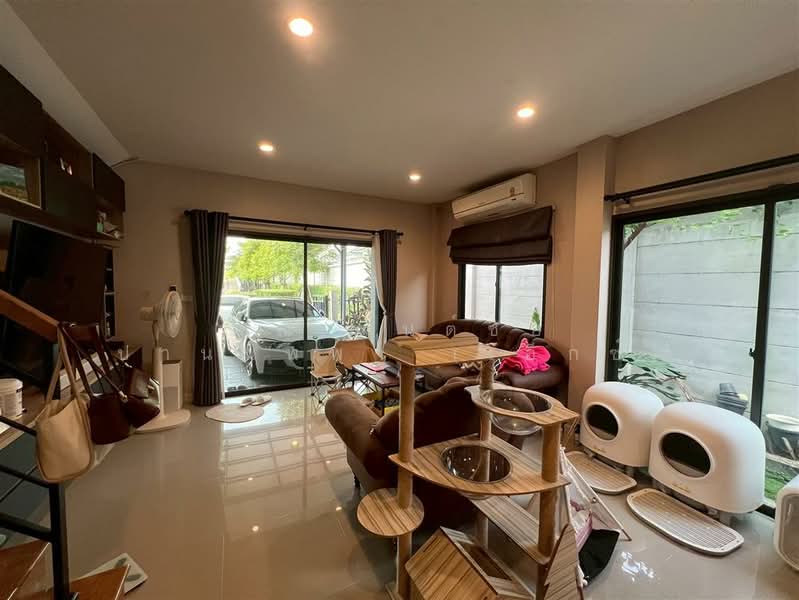 V Compound Ratchaphruek-Pinklao, Nonthaburi, Soi Suan Phak 32, Mahasawat, Bang Kruai, Nonthaburi, 2 Bedrooms, 120 sqm, Townhouse For Sale, by คุณ มนต์ชัย ปานนพพา (เอ็กซ์), 500190739 - DDproperty.com