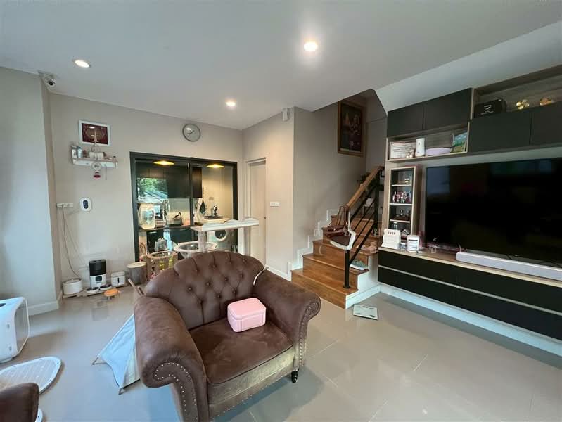 V Compound Ratchaphruek-Pinklao, Nonthaburi, Soi Suan Phak 32, Mahasawat, Bang Kruai, Nonthaburi, 2 Bedrooms, 120 sqm, Townhouse For Sale, by คุณ มนต์ชัย ปานนพพา (เอ็กซ์), 500190739 - DDproperty.com