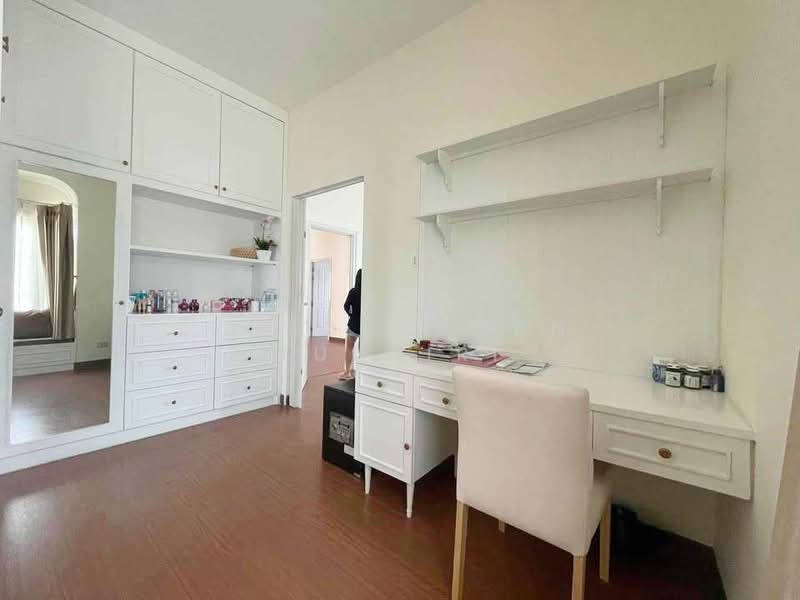 บ้านสวยในโครงการ ให้เช่า – ใกล้ตลาดเจริญเจริญ เพียง 5 นาที ค่าเช่า 37,000 บาท / เดือน No.13H701, Chiang Mai, San Kamphaeng, San Kamphaeng, Chiang Mai, 4 Bedrooms, 150 sqm, Single Detached House For Rent, by Rutchaporn Tunsiri, 500190795 - DDproperty.com