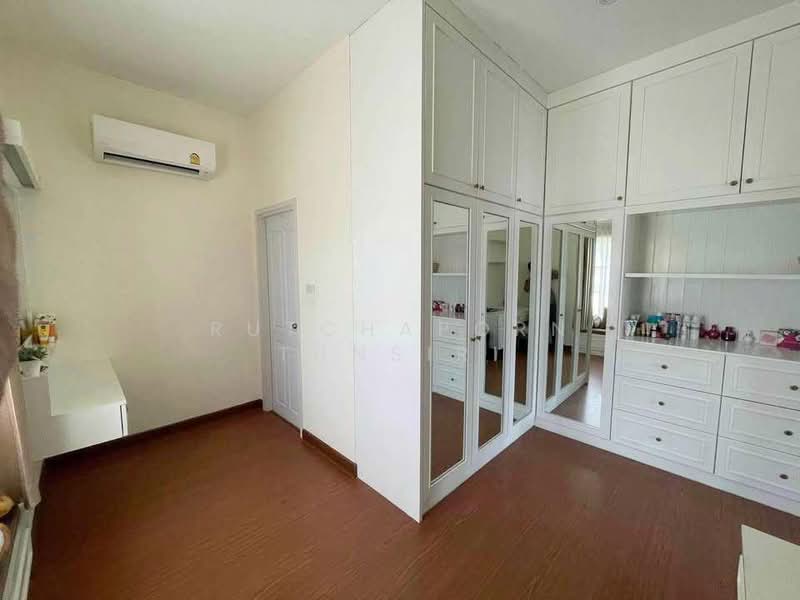 บ้านสวยในโครงการ ให้เช่า – ใกล้ตลาดเจริญเจริญ เพียง 5 นาที ค่าเช่า 37,000 บาท / เดือน No.13H701, Chiang Mai, San Kamphaeng, San Kamphaeng, Chiang Mai, 4 Bedrooms, 150 sqm, Single Detached House For Rent, by Rutchaporn Tunsiri, 500190795 - DDproperty.com
