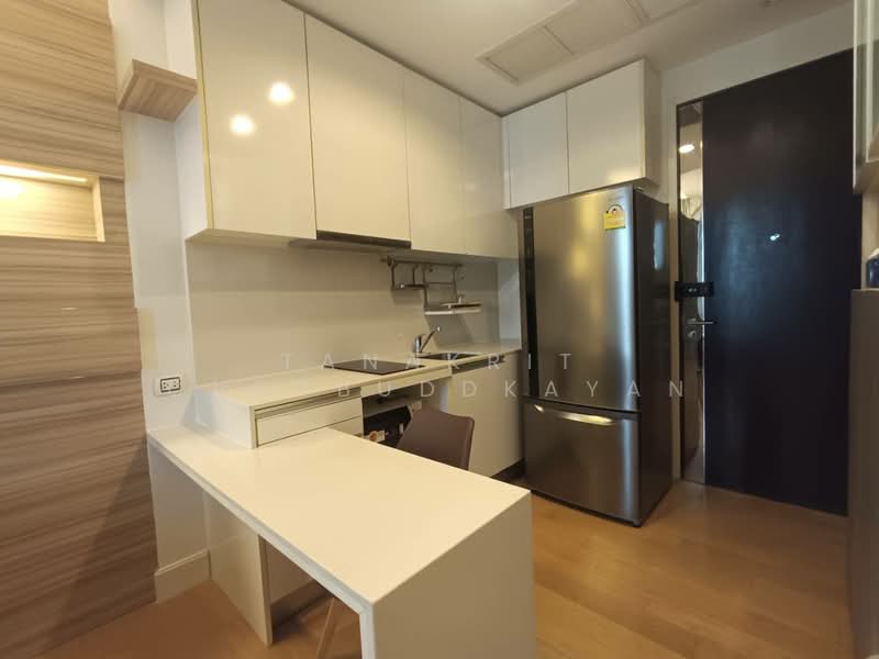 Equinox Phahol Vibha, Bangkok, 345 Paholyothin Road, Jom Phon, Chatuchak, Bangkok, 1 Bedroom, 39 sqm, Condo For Rent, by Tanakrit Chotbuddkayan, 500190848 - DDproperty.com
