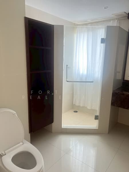 Baan Thomson Residence, Bangkok, Bang Na-Trat Rd, Bang Na, Bang Na, Bangkok, 4 Bedrooms, 220 sqm, Apartment For Rent, by Forty-Six Real Estate Group, 500190872 - DDproperty.com