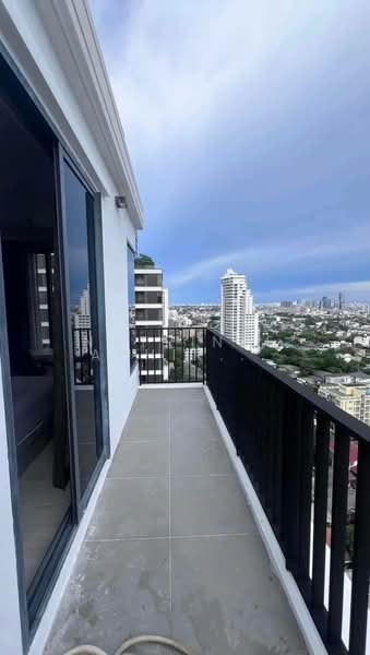 M Thonglor 10, Bangkok, 9 Soi Ekkamai 12, Ekkamai Road, Khlong Tan Nua, Watthana, Bangkok, 2 Bedrooms, 62 sqm, Condo For Rent, by Natrinee Aphirachatanon, 500190879 - DDproperty.com