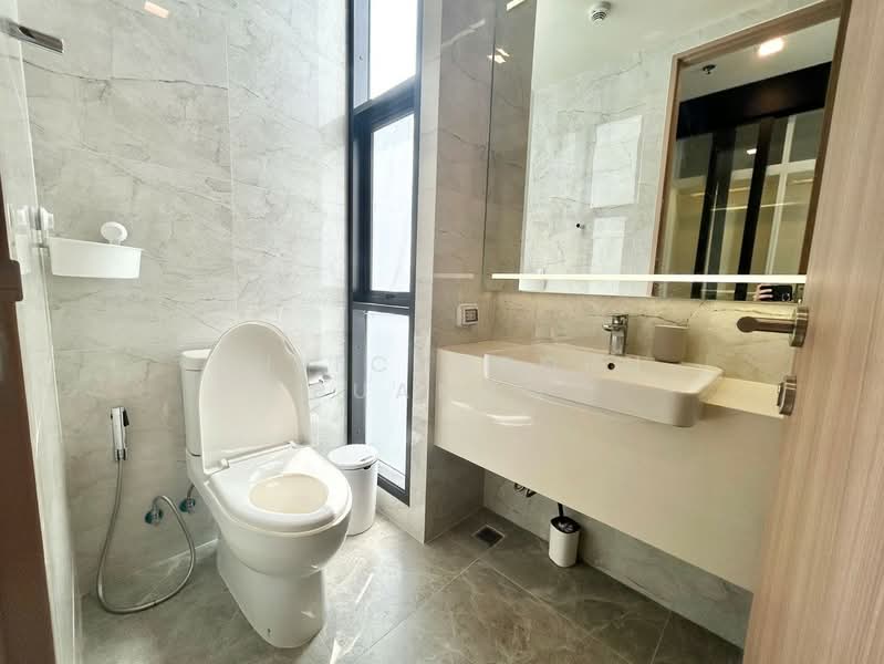 Noble Around Sukhumvit 33, Bangkok, 17 Soi Sukhumvit 33, Khlong Tan Nua, Watthana, Bangkok, 1 Bedroom, 35 sqm, Condo For Rent, by Phitchaporn Buamag, 500190895 - DDproperty.com