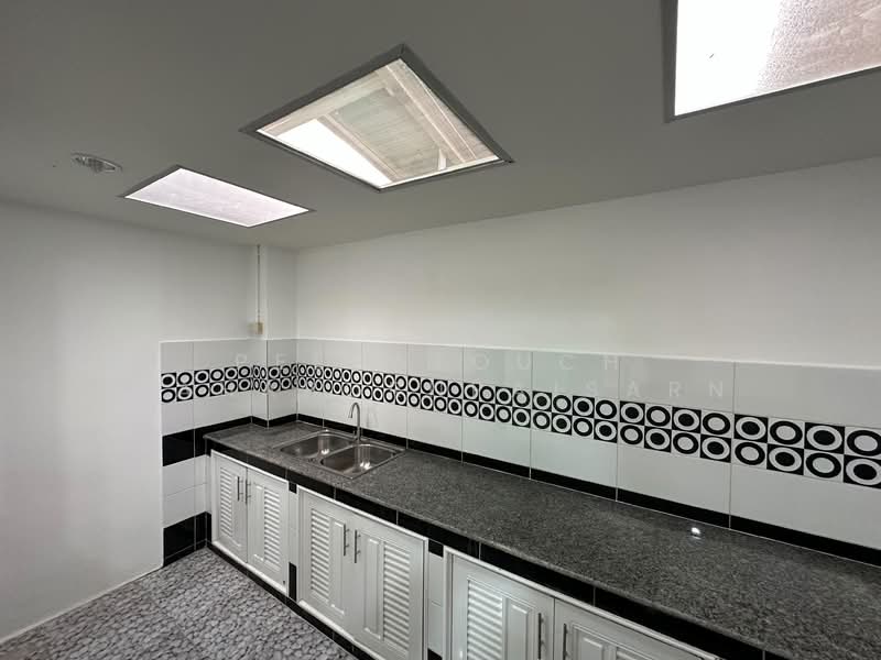 หมู่บ้านศุภาวัฒน์, Pathum Thani, บ้านกลาง 2/6 ซอย 4, Ban Klang, Muang Pathum Thani, Pathum Thani, 3 Bedrooms, 180 sqm, Townhouse For Sale, by Peeratouch Mahapornpaisarn, 500190934 - DDproperty.com