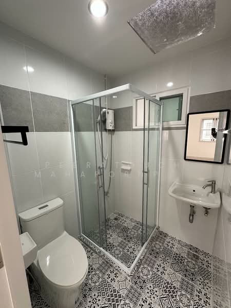 หมู่บ้านศุภาวัฒน์, ปทุมธานี, บ้านกลาง 2/6 ซอย 4, บ้านกลาง, เมืองปทุมธานี, ปทุมธานี, 180 ตร.ม., ทาวน์เฮ้าส์ ขาย, โดย Peeratouch Mahapornpaisarn, 500190934 - DDproperty.com