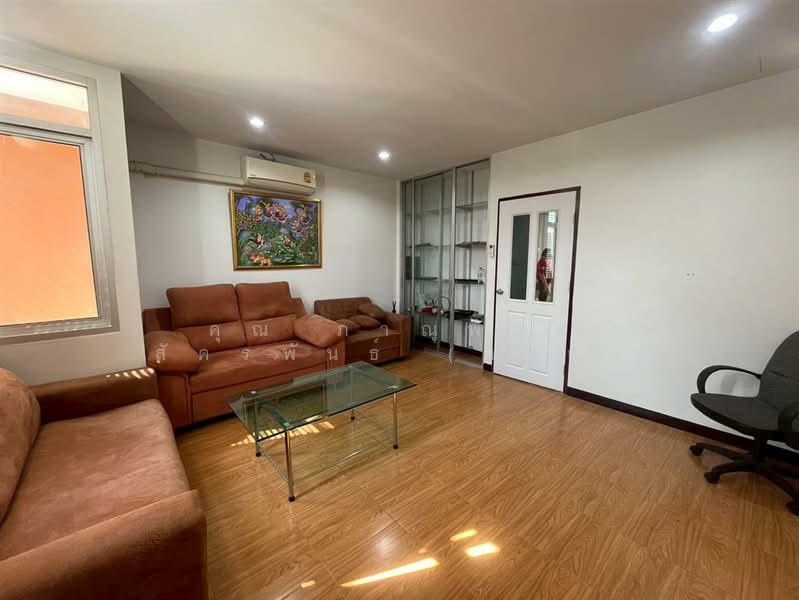 ทาวน์โฮม 3 ชั้น 18 ตร.ว. ทาวน์โฮม ซอยสุขาภิบาล5 ซอย5 ถนนรามอินทรา, กรุงเทพ, ท่าแร้ง, บางเขน, กรุงเทพ, 120 ตร.ม., ทาวน์เฮ้าส์ ขาย, โดย คุณ ภาณุพันธ์ สัครพันธ์ (ภาณุ), 500190995 - DDproperty.com