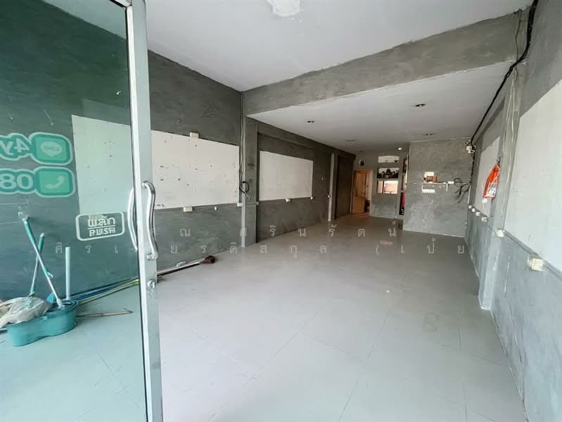 ขาย - อาคารพาณิชย์ 3.5 ชั้น 23.6 ตร.ว. หมู่บ้านกรีนการ์เด้นโฮม ลำลูกกา คลอง8, ปทุมธานี