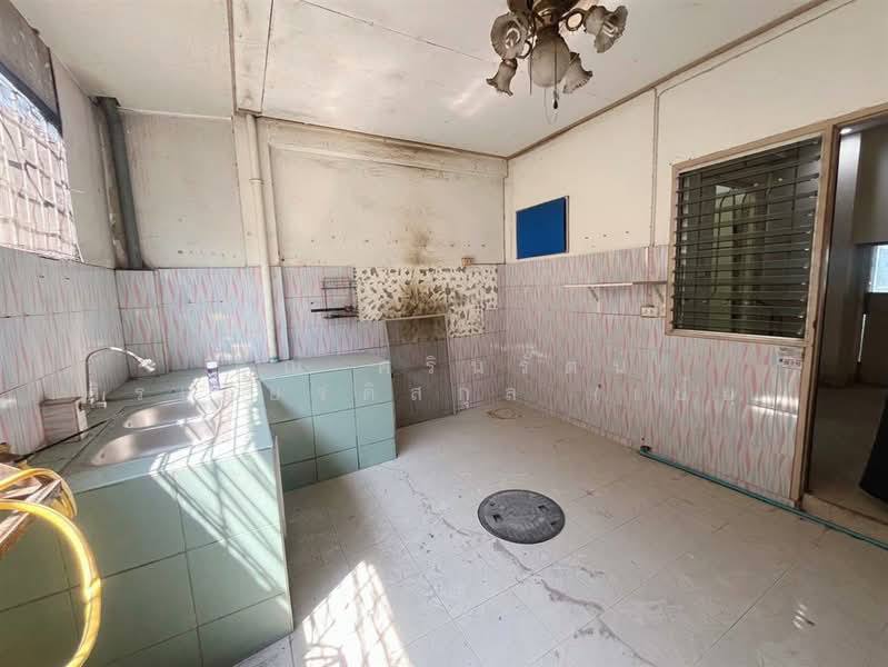 อาคารพาณิชย์ 3.5 ชั้น 23.6 ตร.ว. หมู่บ้านกรีนการ์เด้นโฮม ลำลูกกา คลอง8, Pathum Thani, Lam Luk Ka, Lam Luk Ka, Pathum Thani, , 120 sqm, Shophouse For Sale, by คุณ ศรินรัตน์ ศิรเกียรติสกุล (เป้ย), 500191023 - DDproperty.com