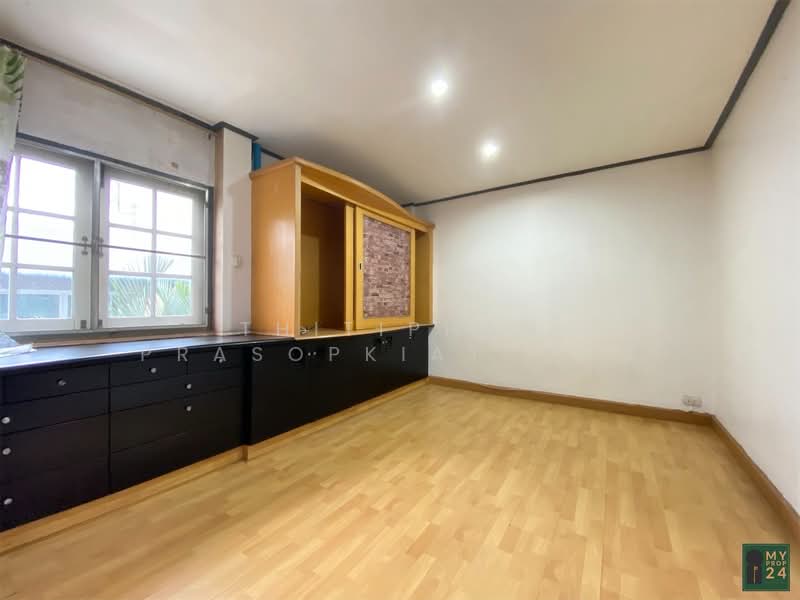 TOWNHOUSE ติด Makro สาทร, Bangkok, นราธิวาสราชนครินทร์, Thung Wat Don, Sathon, Bangkok, 3 Bedrooms, 180 sqm, Townhouse For Rent, by Thitiphan Prasopkiatpoca, 500191058 - DDproperty.com