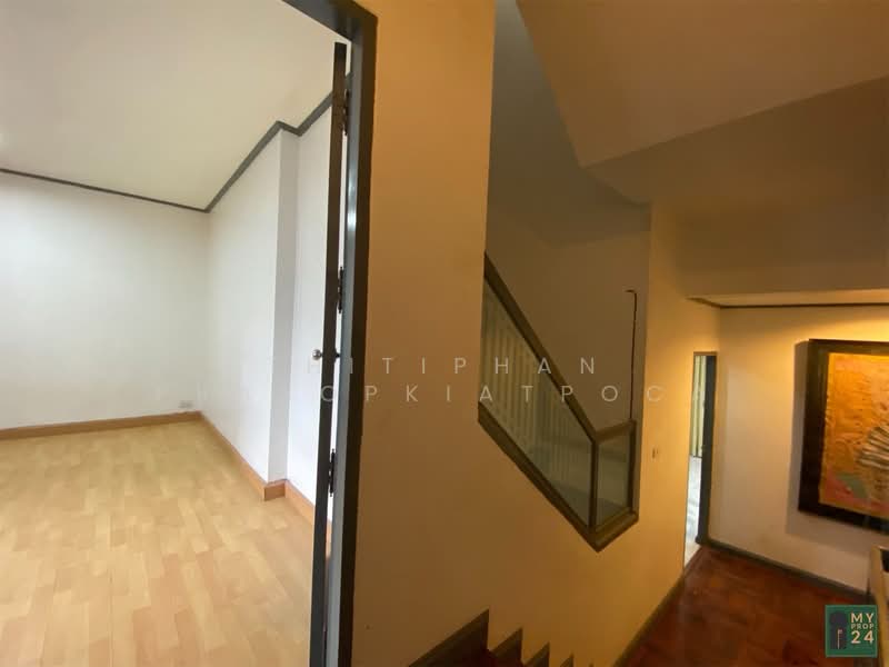 TOWNHOUSE ติด Makro สาทร, กรุงเทพ, นราธิวาสราชนครินทร์, ทุ่งวัดดอน, สาทร, กรุงเทพ, 180 ตร.ม., ทาวน์เฮ้าส์ ให้เช่า, โดย Thitiphan Prasopkiatpoca, 500191058 - DDproperty.com