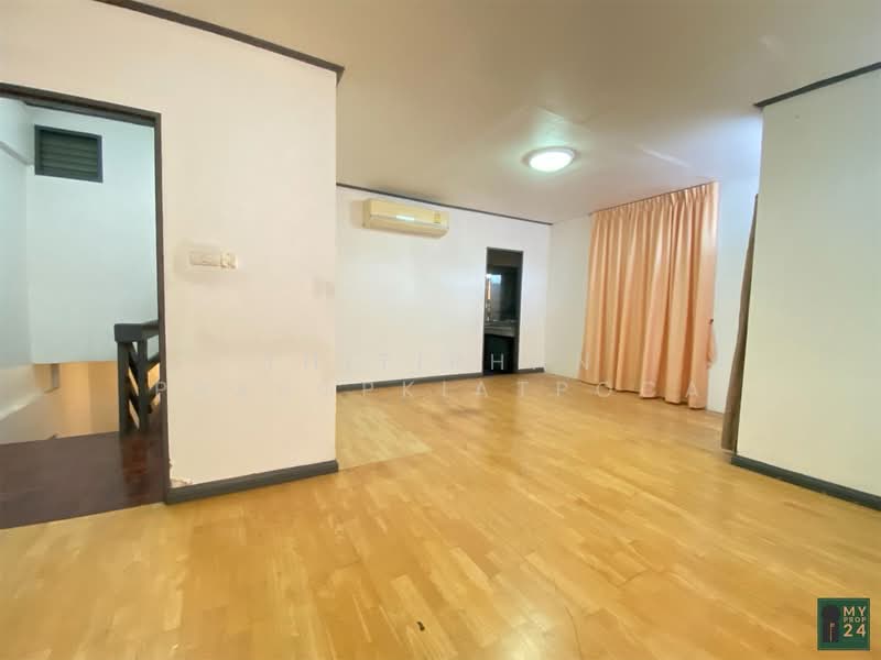 TOWNHOUSE ติด Makro สาทร, กรุงเทพ, นราธิวาสราชนครินทร์, ทุ่งวัดดอน, สาทร, กรุงเทพ, 180 ตร.ม., ทาวน์เฮ้าส์ ให้เช่า, โดย Thitiphan Prasopkiatpoca, 500191058 - DDproperty.com