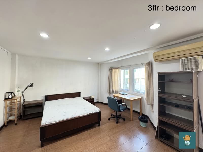 For Rent - TOWNHOUSE ติด Makro สาทร, Bangkok