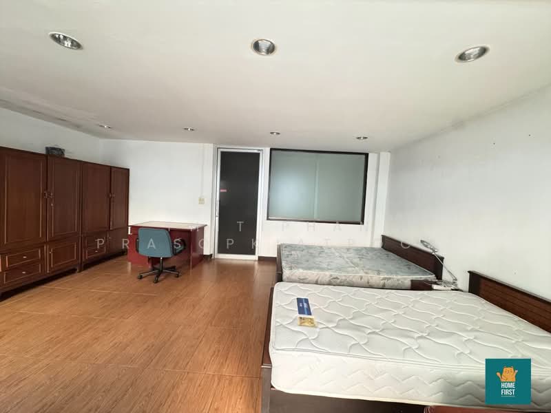 For Rent - TOWNHOUSE ติด Makro สาทร, Bangkok