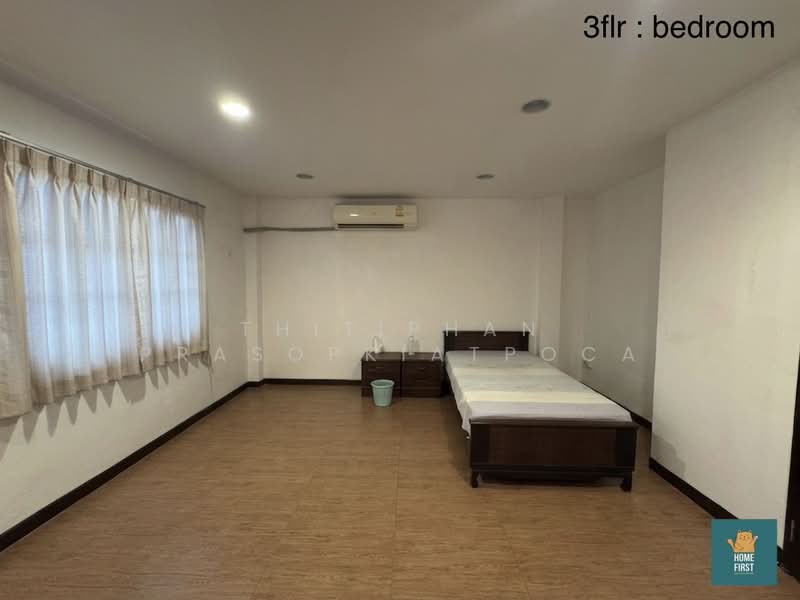 ให้เช่า - TOWNHOUSE ติด Makro สาทร, กรุงเทพ