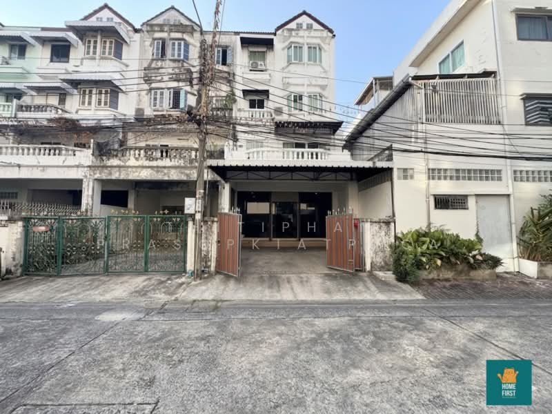 For Rent - TOWNHOUSE ติด Makro สาทร, Bangkok