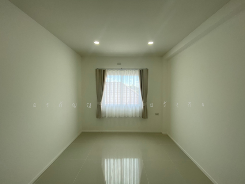 For sale Modern 2.5-Storey Townhome for Sale – Prime Location near Ruamchok Market, Chiang Mai, San Sai Noi, San Sai, Chiang Mai, 2 Bedrooms, 114 sqm, Townhouse For Sale, by อรกัญญา สายวังกิจ, 500191114 - DDproperty.com