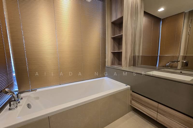 The Esse Asoke, Bangkok, 333 Soi Sukhumvit 21, Sukhumvit Road, Khlongtoei Nua, Watthana, Bangkok, 1 Bedroom, 44 sqm, Condo For Rent, by Ailada Ngamsri, 500191123 - DDproperty.com